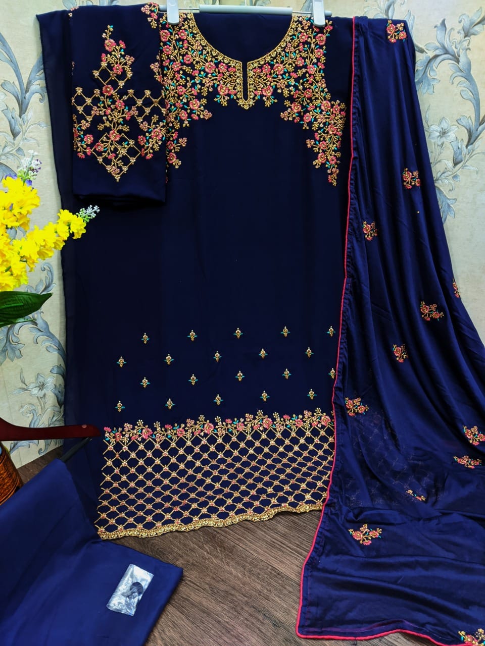 AVON 9032 C SALWAR KAMEEZ MANUFACTURER SURAT