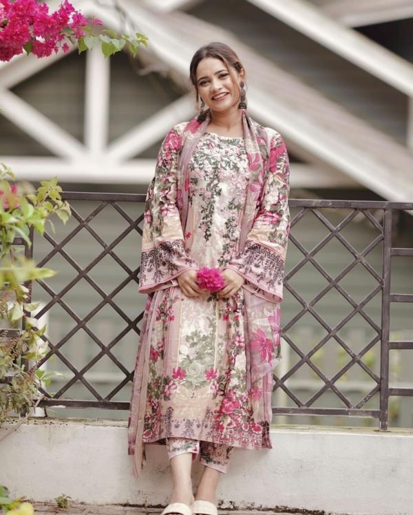 SHREE FABS 2426 QUEEN COURT PAKISTANI SUITS IN INDIA