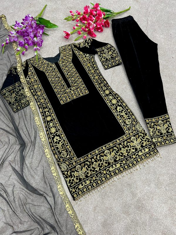 SHREE HARI SR 1483 A READYMADE VELVET SUITS MANUFACTURE