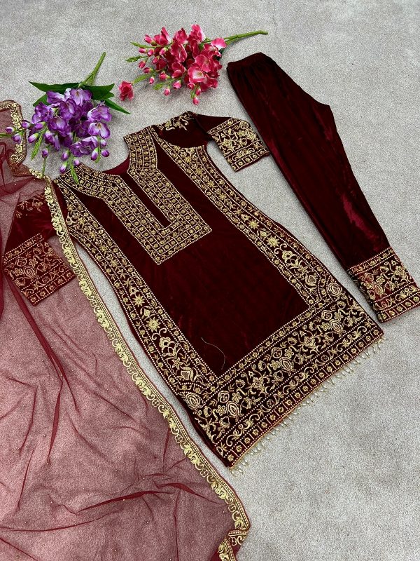 SHREE HARI SR 1483 READYMADE VELVET SUITS MANUFACTURER