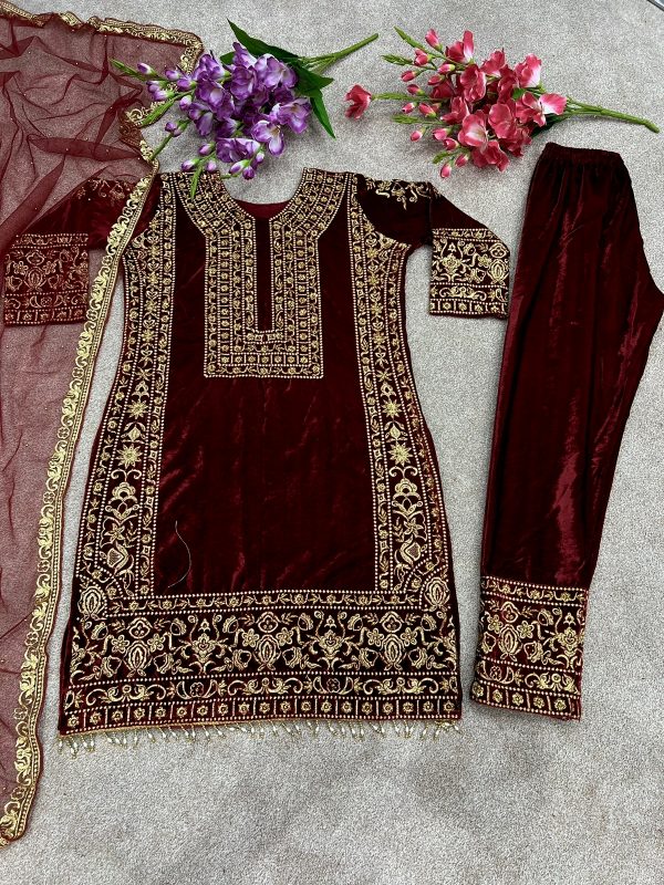 SHREE HARI SR 1483 READYMADE VELVET SUITS MANUFACTURER