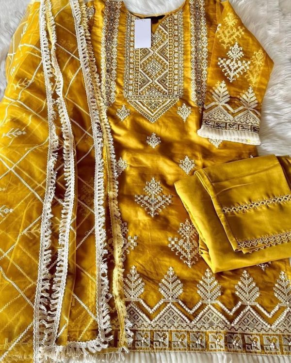 HOOR TEX OR 15 SERIES PAKISTANI SUITS IN INDIA