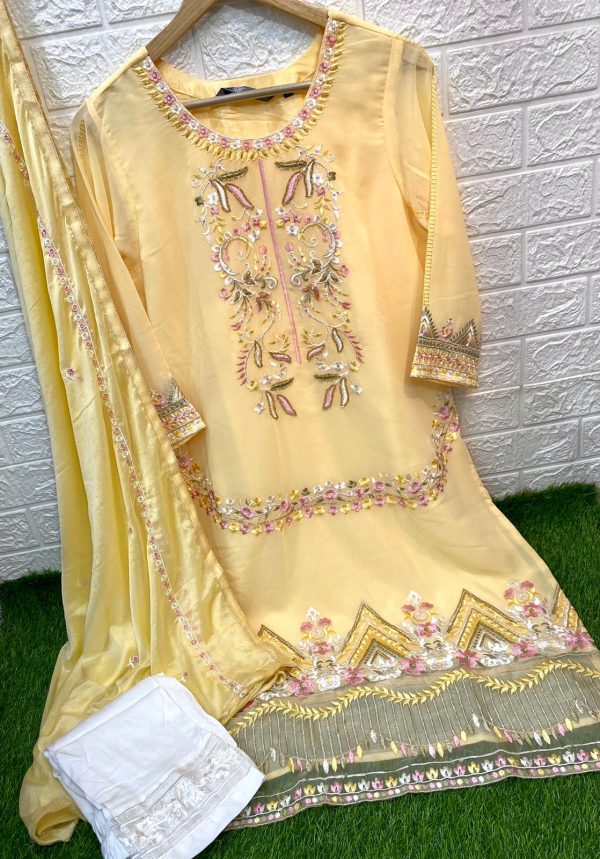 RAMSHA FASHION R 1001 B READYMADE SUITS