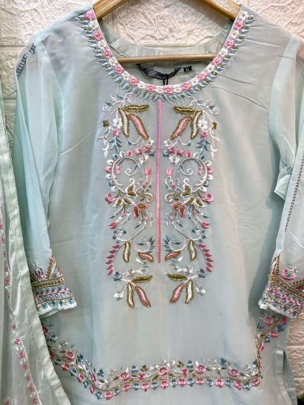 RAMSHA FASHION R 1001 READYMADE SUITS