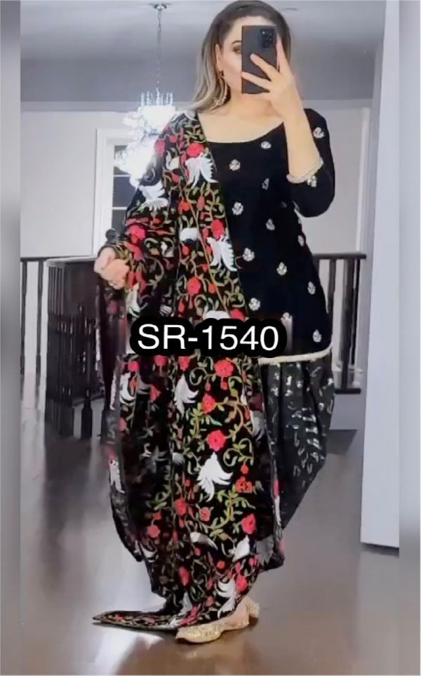 SHREE HARI SR 1540 DESIGNER SUITS IN INDIA