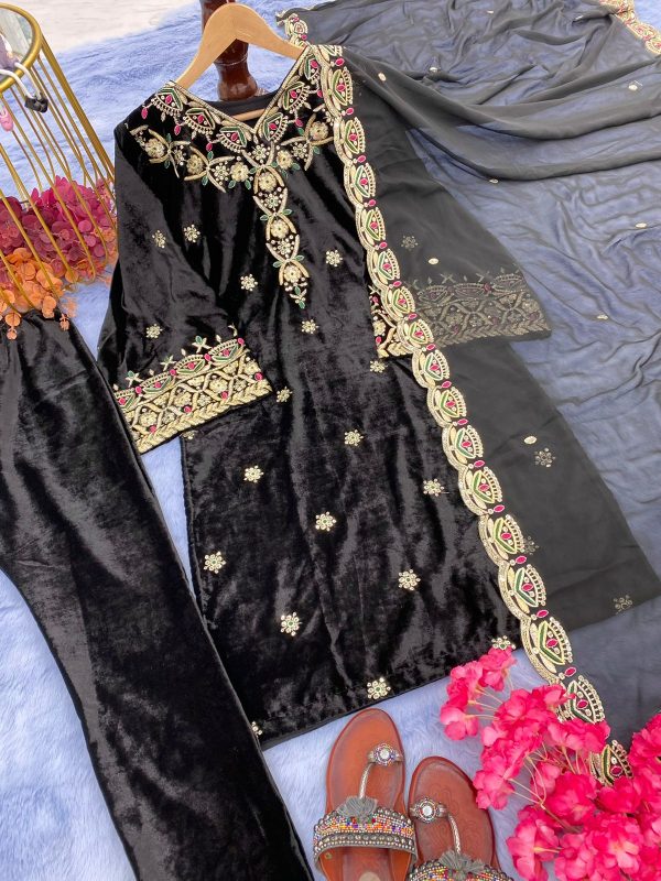 AAROHI DESIGNER AD 125 VELVET SUITS COLECTION