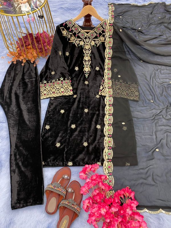 AAROHI DESIGNER AD 125 VELVET SUITS COLECTION