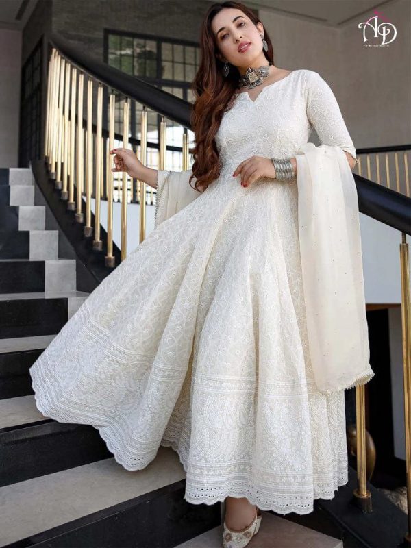 AD 1090 A CHIKANKARI GOWN MANUFACTURER