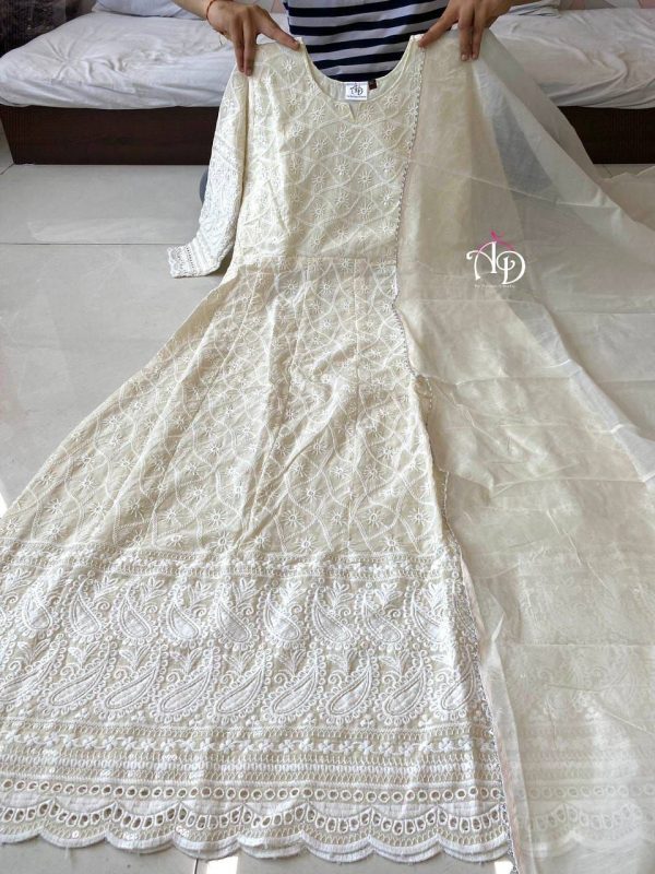 AD 1090 A CHIKANKARI GOWN MANUFACTURER