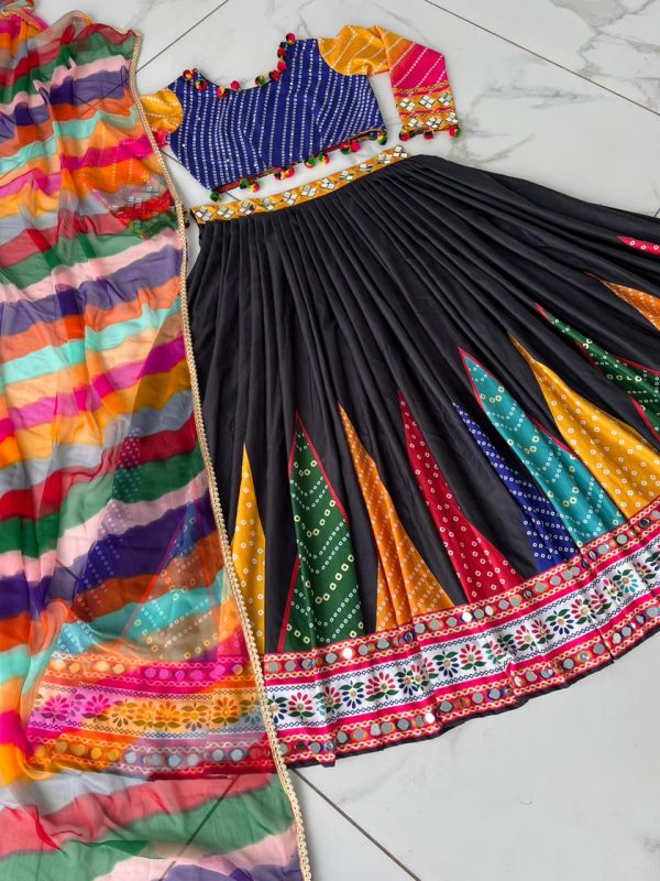 HK 1560 DESIGNER LEHENGA MANUFACTURER