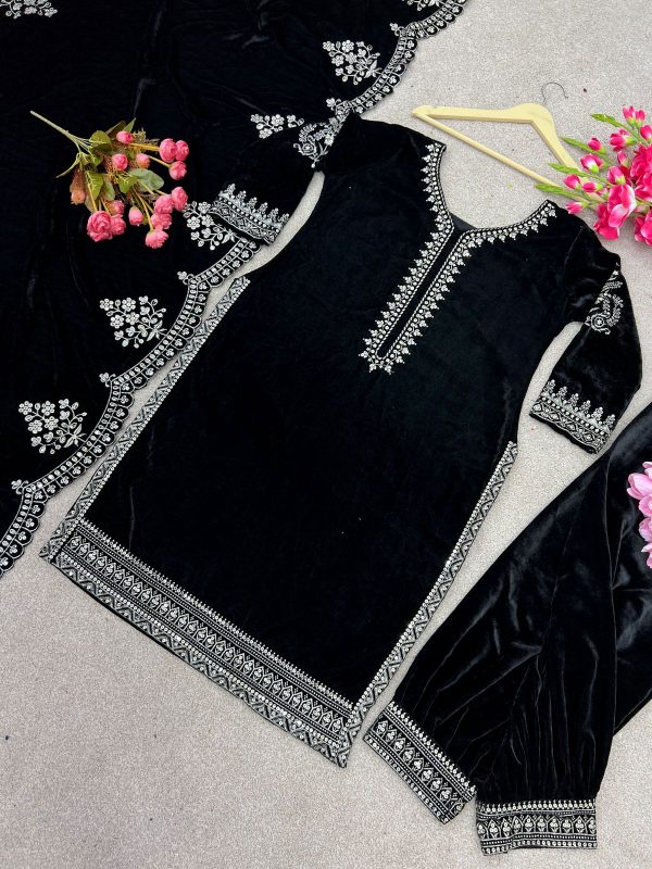 SHREE HARI SSR 415 DESIGNER VELVET SUITS WHOLESALE