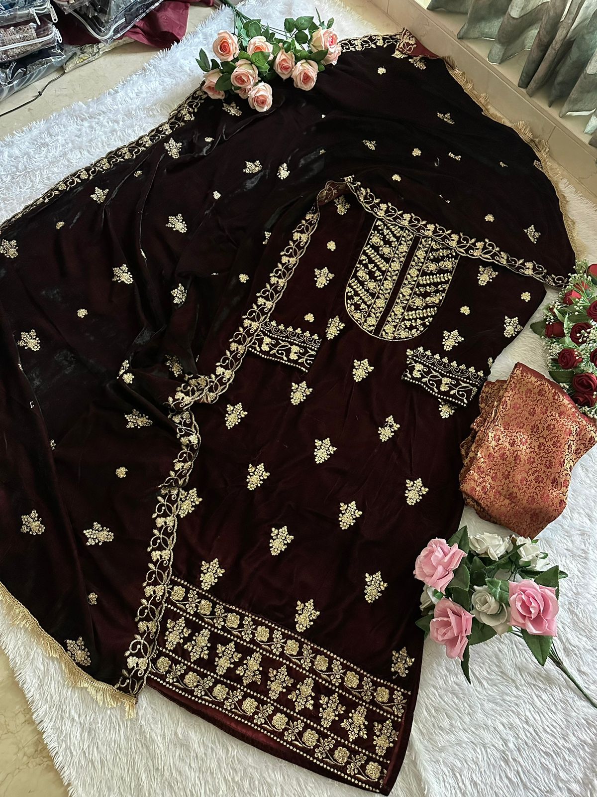 ZIAAZ DESIGNS 382 VELVET SALWAR SUITS WHOLESALE