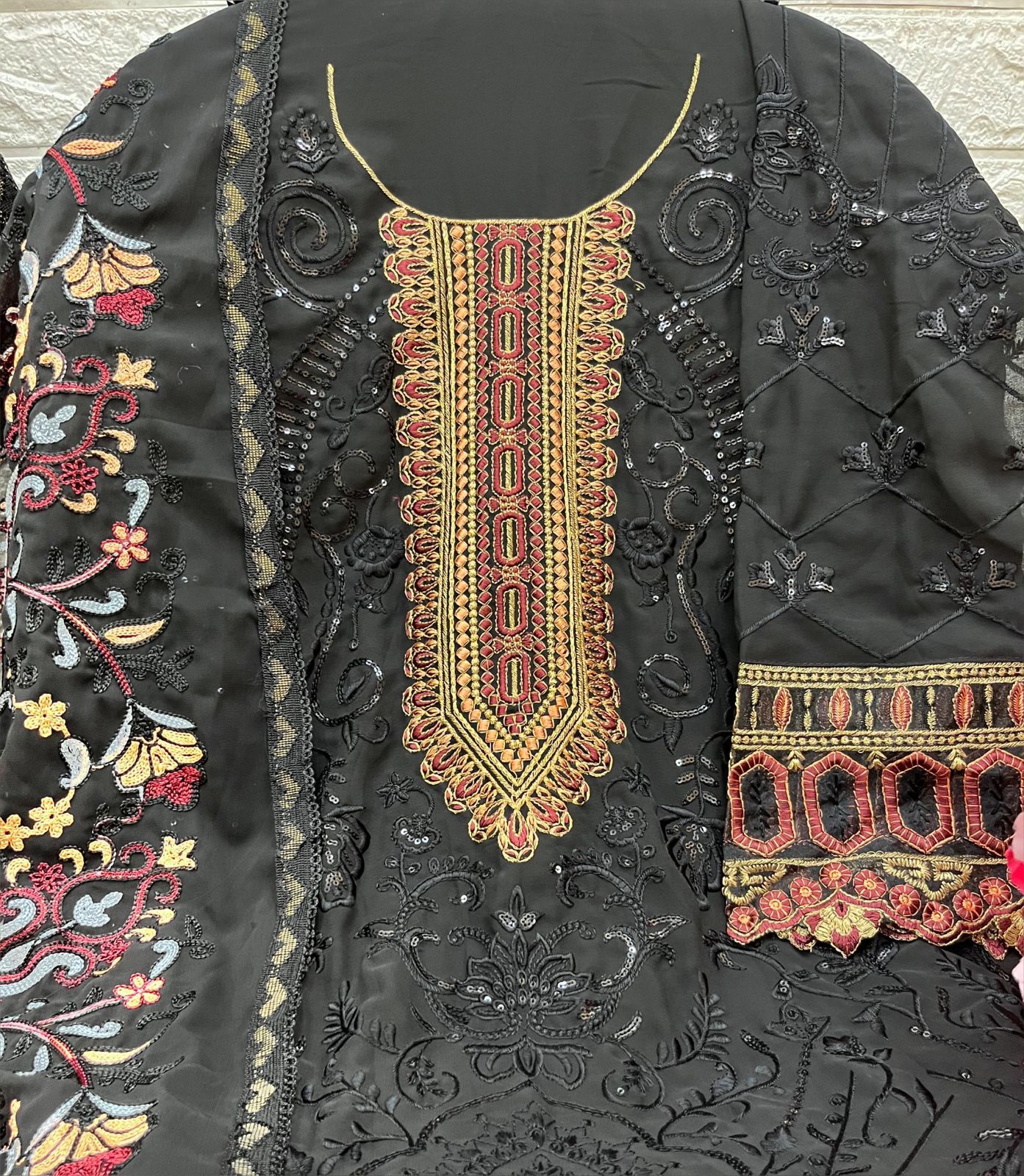 SANIYA TRENDZ 12004 PAKISTANI SUITS