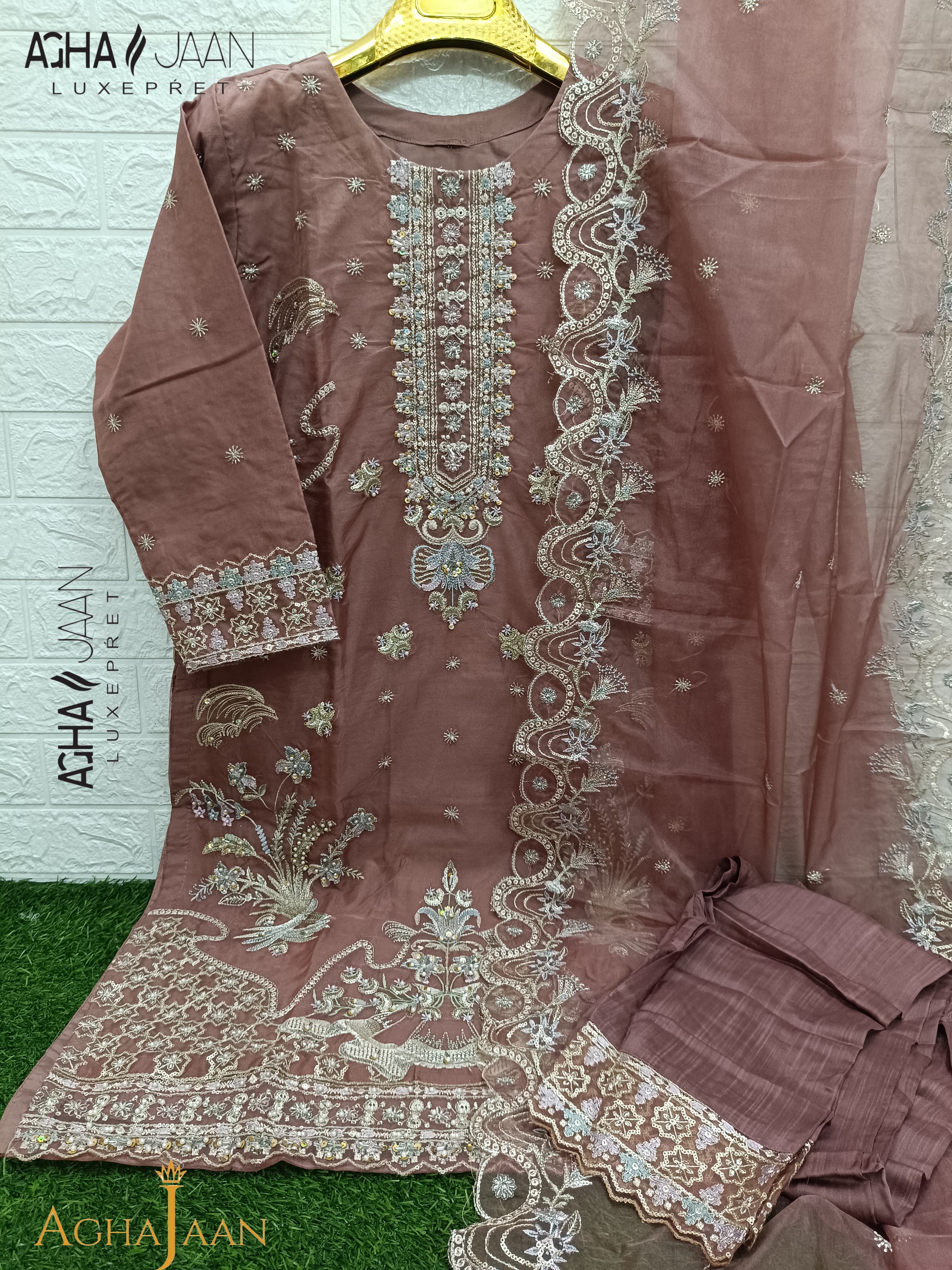 AGHA JAAN 1014 READYMADE PAKISTANI SUITS