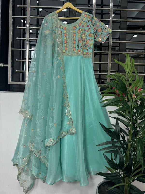 HK 1641 DESIGNER GOWN WHOLESALE IN INDIA