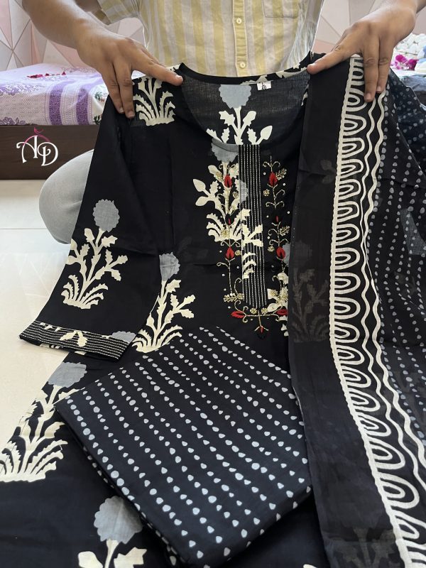 AKSHAR DESIGNER BLACK HANDWORK KURTI SET