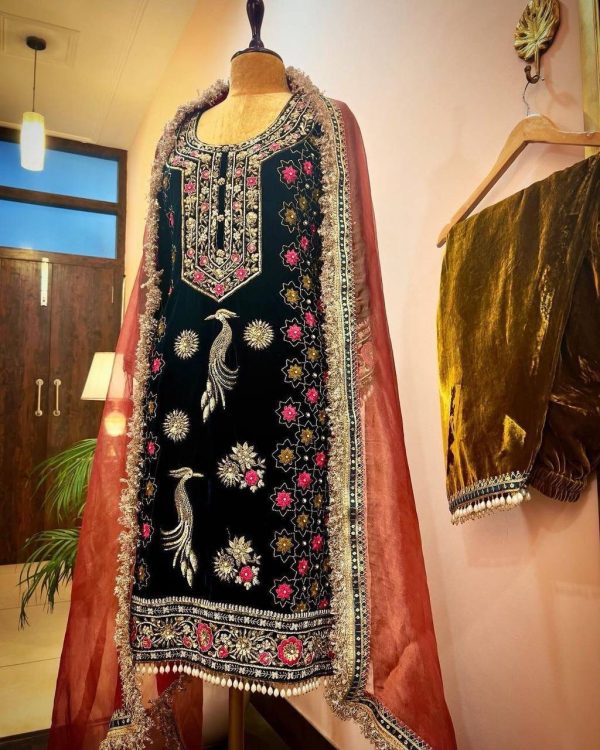 LC 1171 DESIGNER VELVET SUITS WHOLESALE