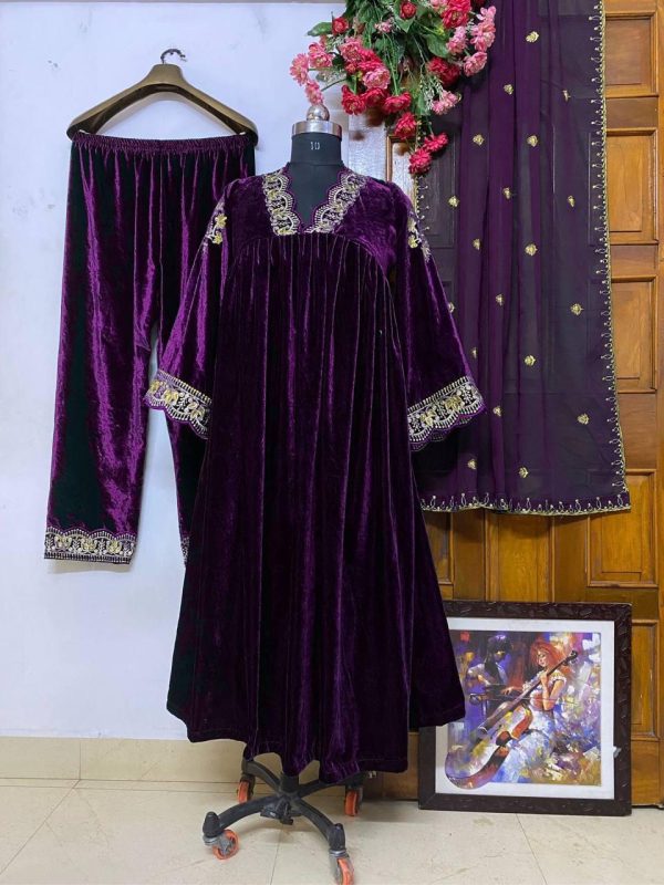 LC 892 B DESIGNER VELVET SUITS WHOLESALE