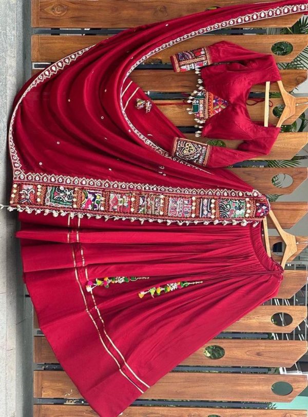 LG 585 D DESIGNER LEHENGA CHOLI WHOLESALE