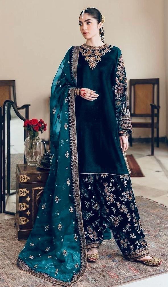 KARMA FASHION ST 118 A VELVET SUITS WHOLESALE