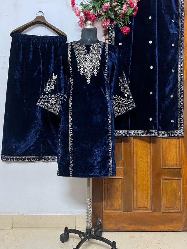 LC 1323 DESIGNER VELVET SALWAR SUITS