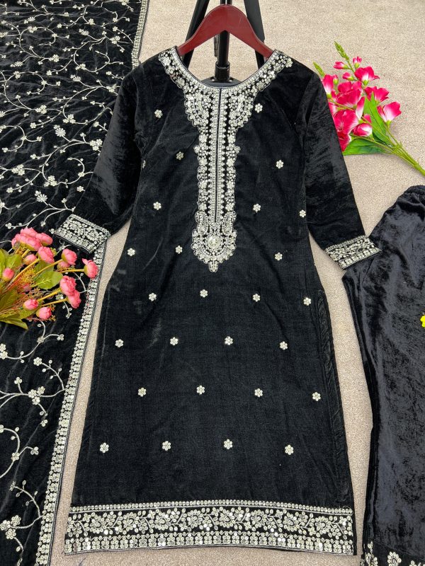 SHREE HARI NSR 781 DESIGNER VELVET SUITS