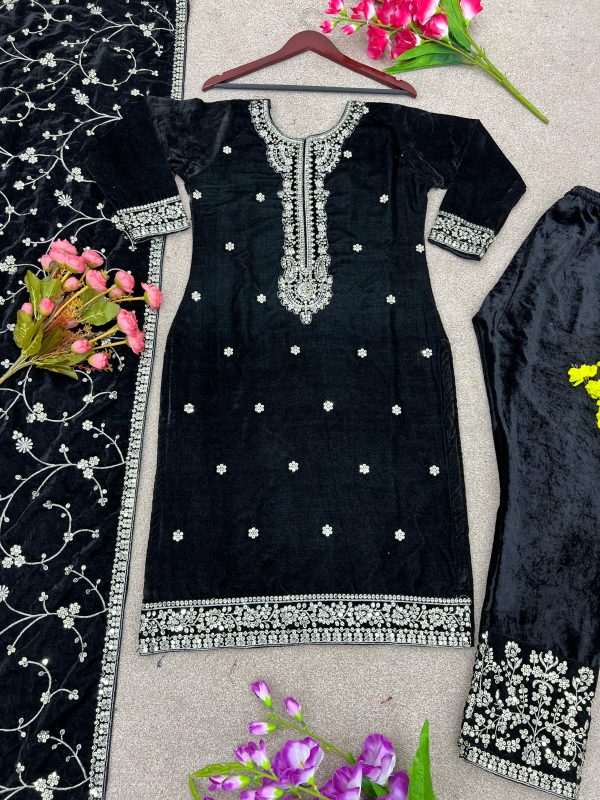 SHREE HARI NSR 781 DESIGNER VELVET SUITS