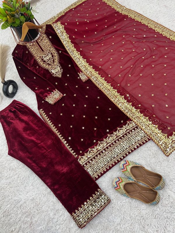 SHREE HARI SR 1652 A DESIGNER VELVET SUITS