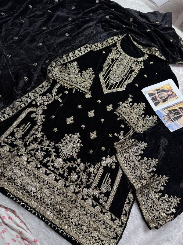 ZIAAZ DESIGNS 640 A VELVET PAKISTANI SUITS