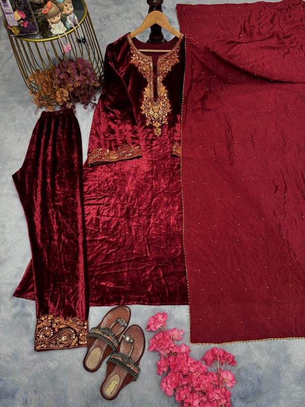 AAROHI DESIGNER AD 182 VELVET SALWAR SUITS