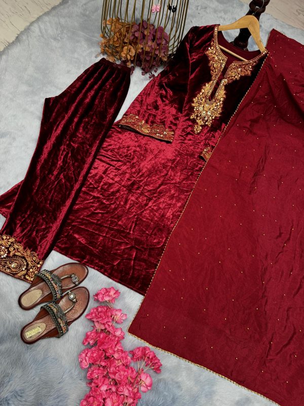 AAROHI DESIGNER AD 182 VELVET SALWAR SUITS