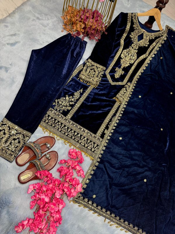 AAROHI DESIGNER PD 1072 B VELVET PAKISTANI SUITS