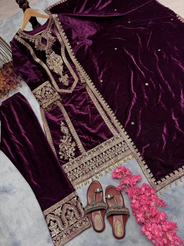 AAROHI DESIGNER PD 1072 D VELVET PAKISTANI SUITS