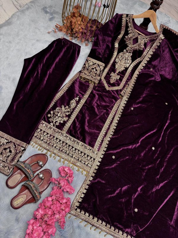 AAROHI DESIGNER PD 1072 D VELVET PAKISTANI SUITS