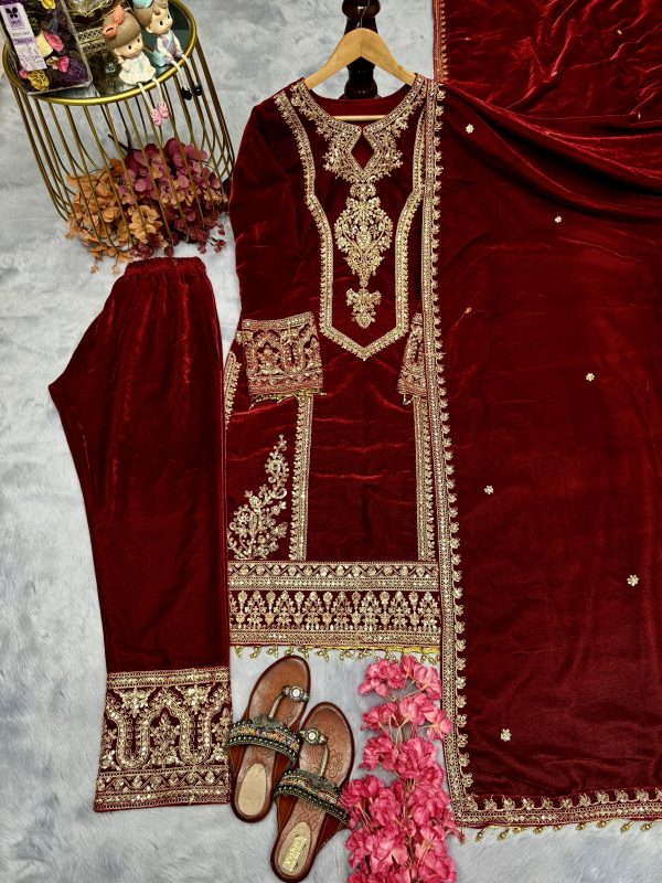 AAROHI DESIGNER PD 1072 F VELVET PAKISTANI SUITS