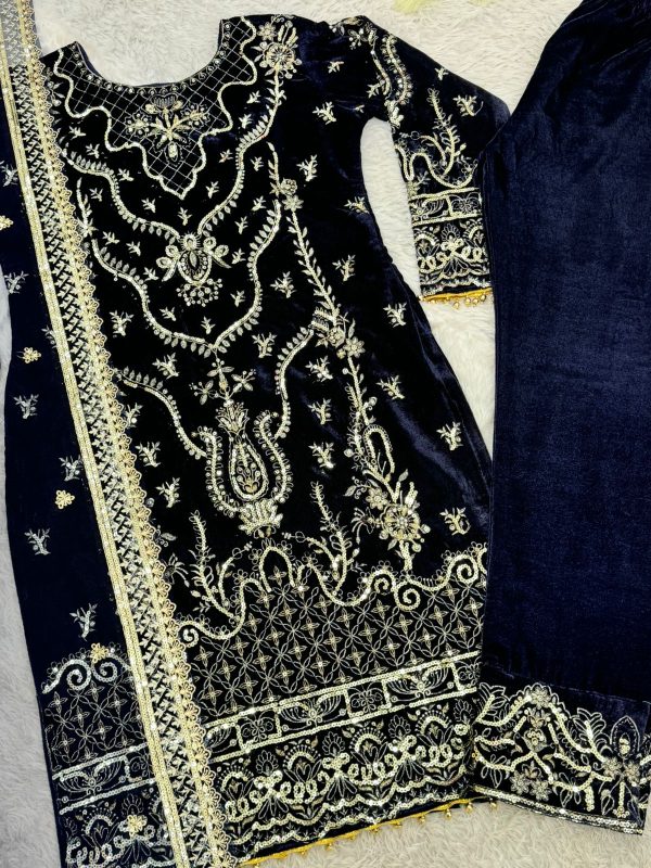 DHK 1319 DESIGNER VELVET PAKISTANI SUITS WHOLESALE