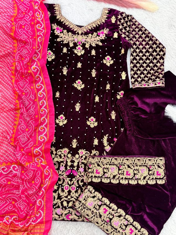 HK 1678 B DESIGNER VELVET SALWAR SUITS WHOLESALE