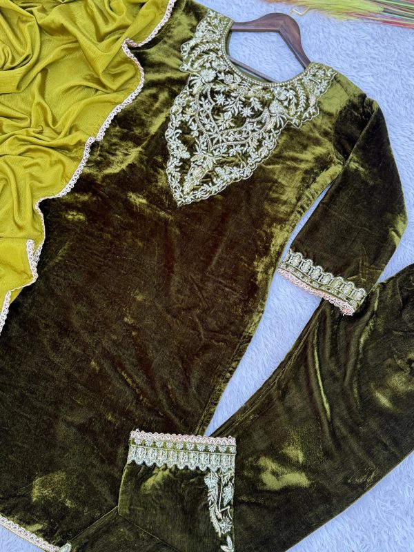 JENNY DESIGNER JD 579 VELVET SALWAR SUITS