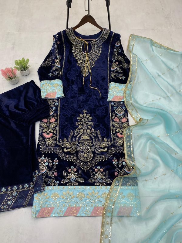 LG 1889 C VELVET PARTYWEAR SUITS ONLINE