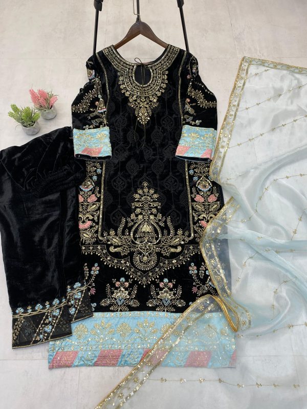 LG 1889 E VELVET PARTY WEAR SUITS ONLINE