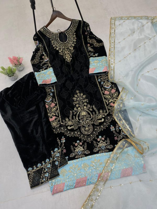 LG 1889 E VELVET PARTY WEAR SUITS ONLINE