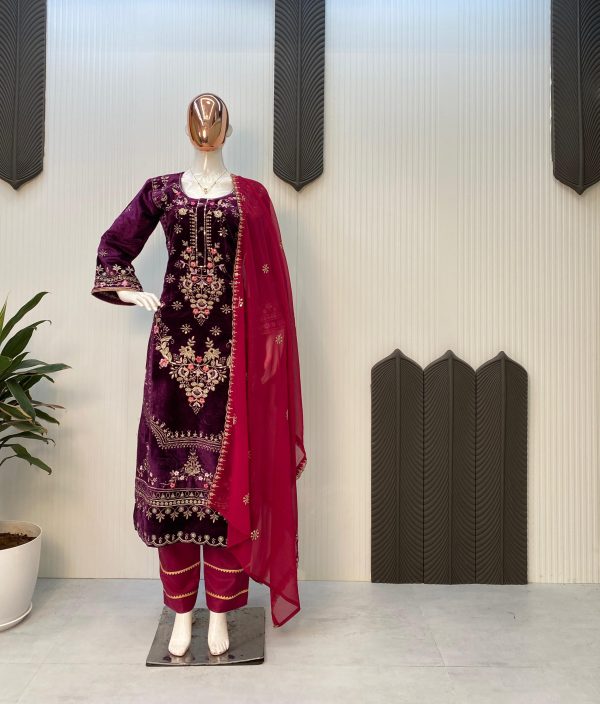 LG 1896 DESIGNER VELVET PAKISTANI SALWAR SUITS