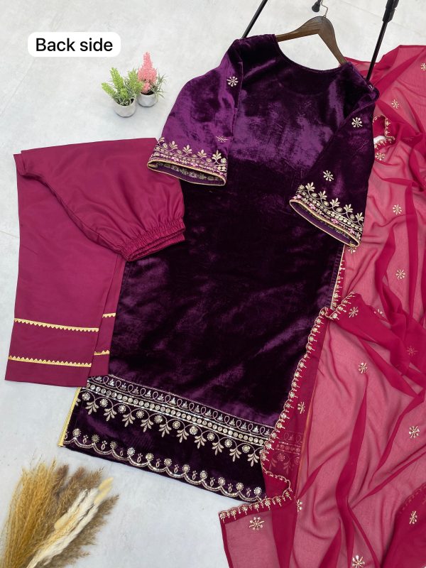 LG 1896 DESIGNER VELVET PAKISTANI SALWAR SUITS