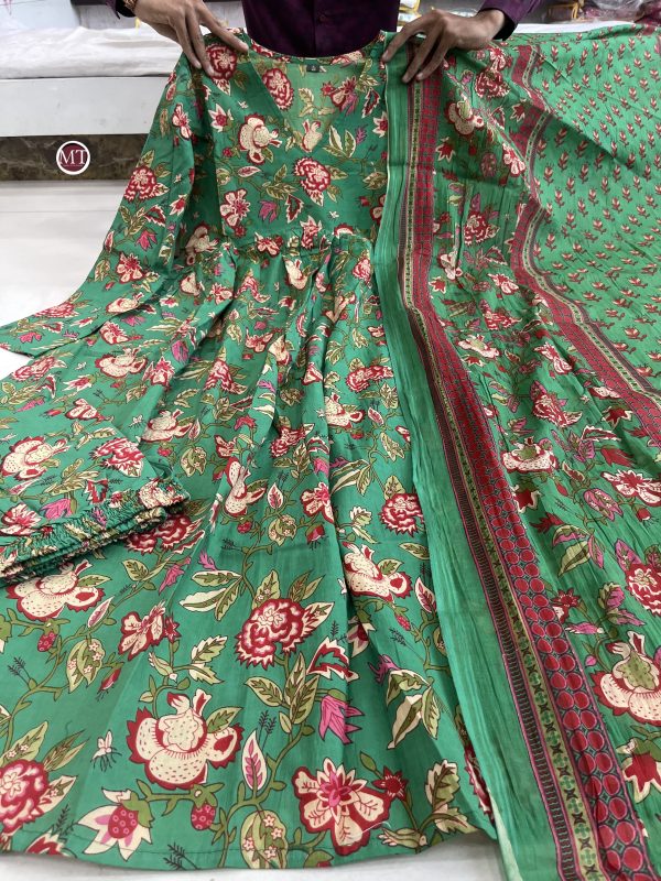 MURTI TRENDS GREEN VOLUMINOUS ANARKALI SUITS SET