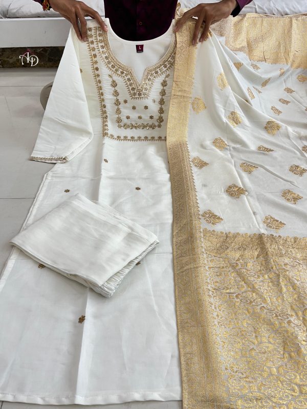 MURTI TRENDS NEW JANKI WHITE SUIT SET