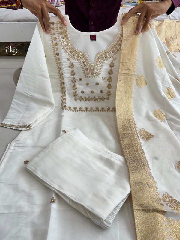 MURTI TRENDS NEW JANKI WHITE SUIT SET