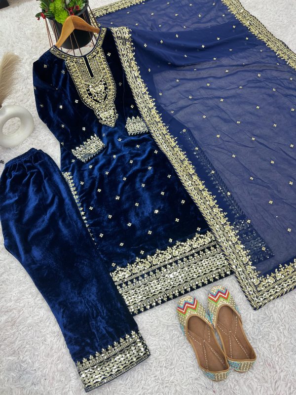 SHREE HARI SR 1652 D DESIGNER VELVET SUITS