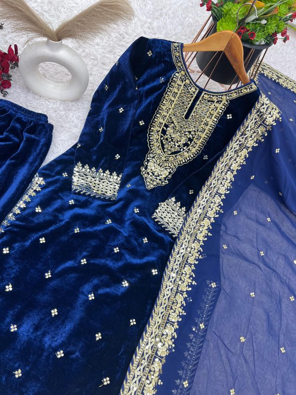 SHREE HARI SR 1652 D DESIGNER VELVET SUITS