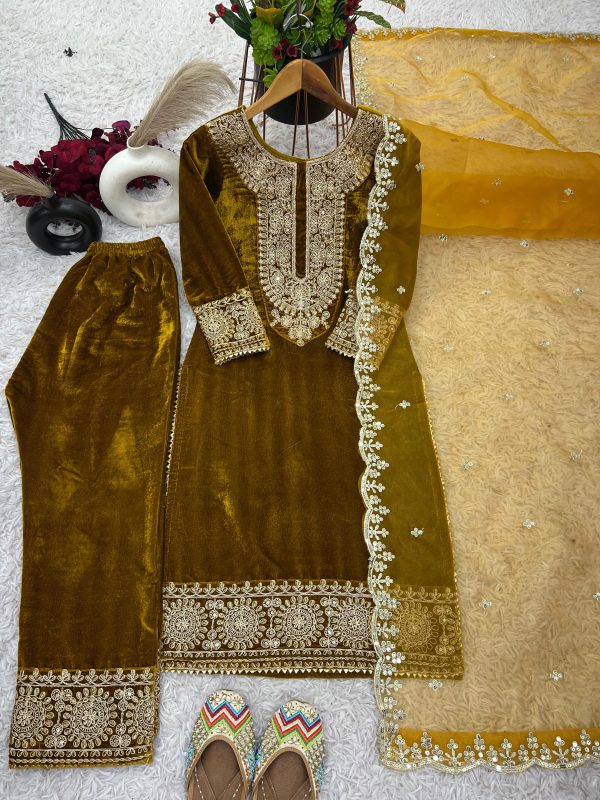 SHREE HARI SR 1658 B DESIGNER VELVET SALWAR KAMEEZ