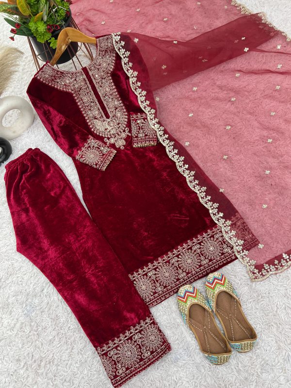 SHREE HARI SR 1658 D DESIGNER VELVET SALWAR KAMEEZ